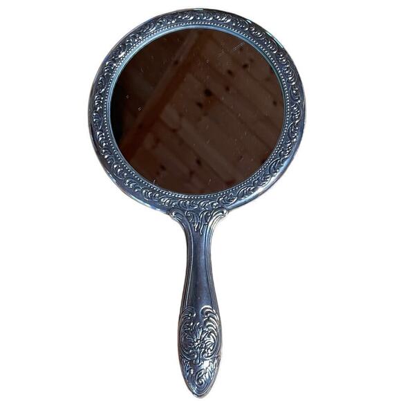 Vintage 4 piece vanity set. Silver Plated Raised Roses. Ornate.Mirror,brush,comb - Picture 4 of 10